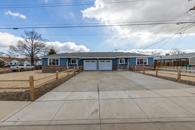Primary Photo - 1100 Kirman Ave