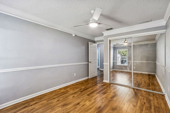 Building Photo - Charming 3-Bedroom Home with Fenced Yard