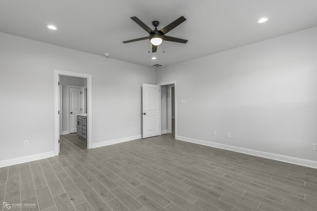 Building Photo - 212 Paisley Ln
