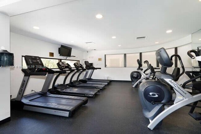 Building Photo - 251 Crandon Blvd