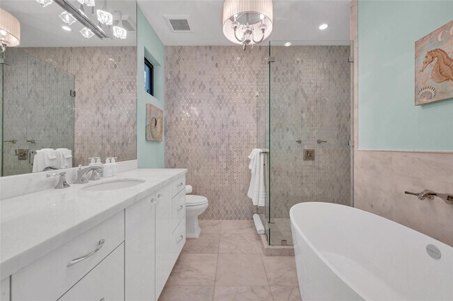 Building Photo - 156 Fiesta Way