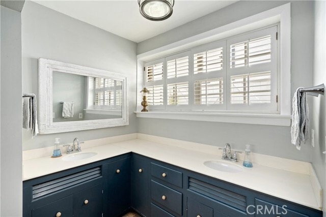 Building Photo - 714 Heliotrope Ave