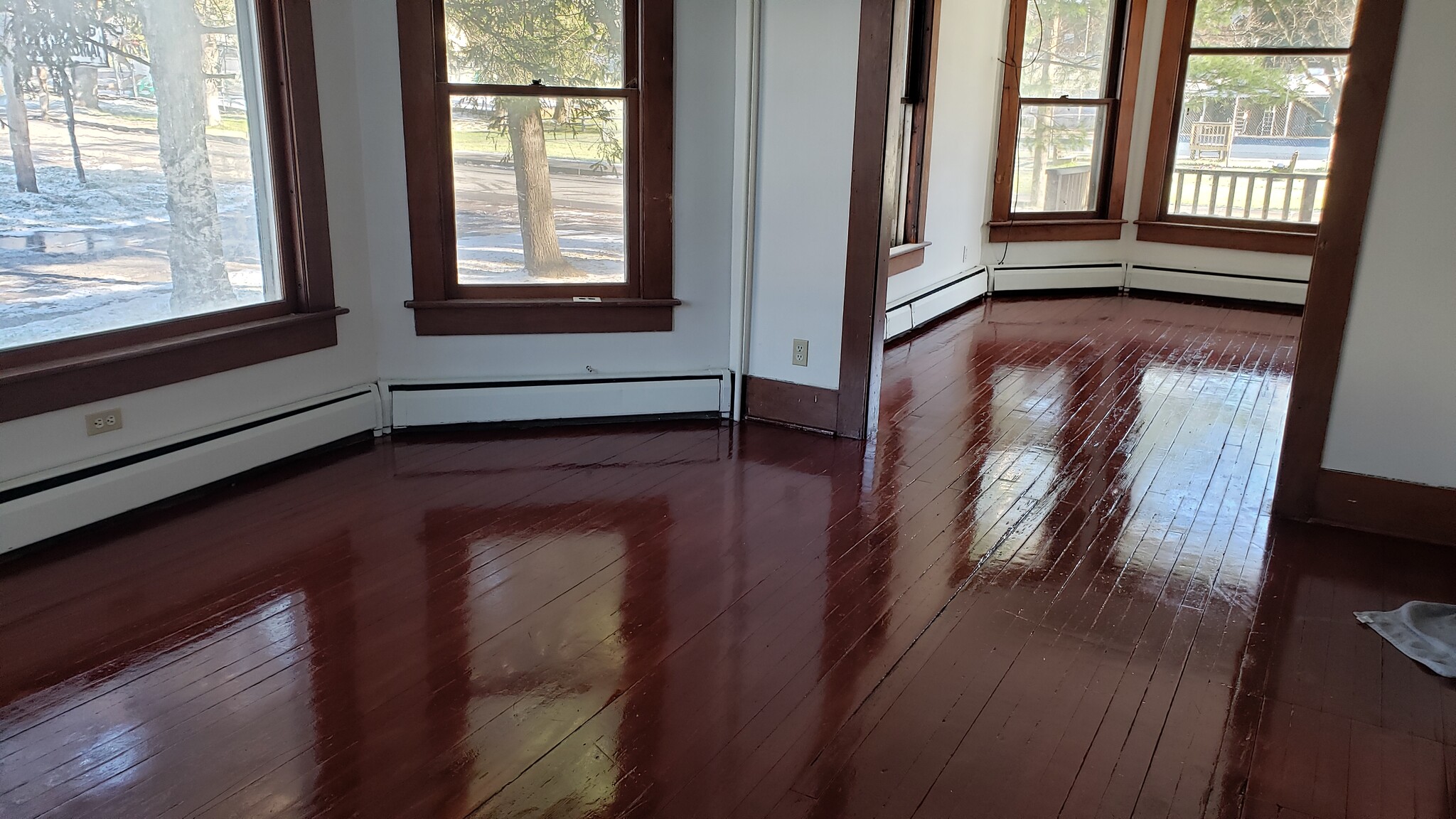 Dining Room - 10 South St