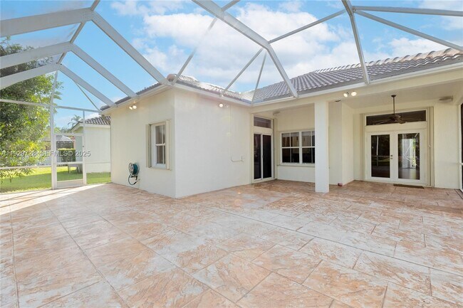 Building Photo - 949 Tanglewood Cir