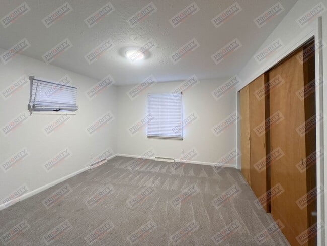 Building Photo - Updated Downtown Ranch with Mother-in-Law Suite