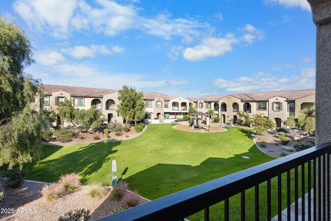 Building Photo - 155 N Lakeview Blvd