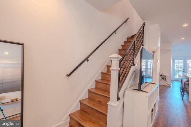 Building Photo - 413 Delafield Pl NW