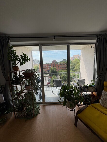 view of south-facing balcony - 4977 Battery Ln