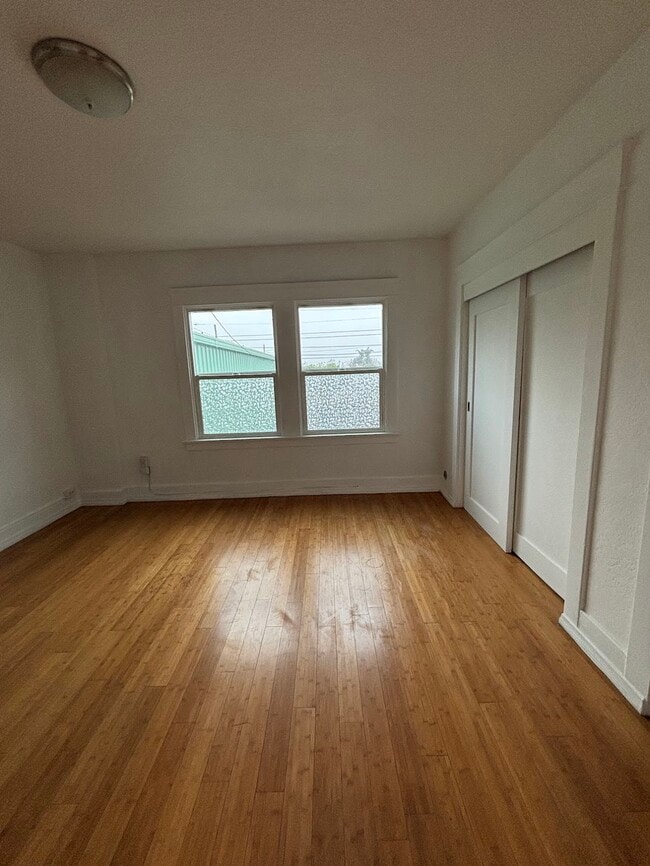 Building Photo - 6531 West Blvd., Apt 6