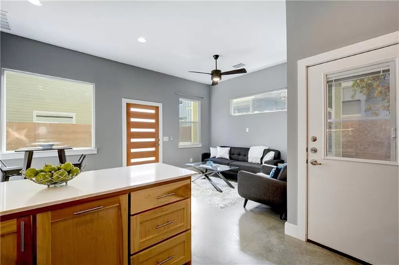 Building Photo - 800 Valdez St