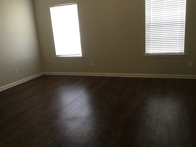 Building Photo - 511 Cypress Cv