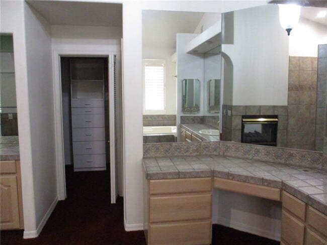 Building Photo - 2902 Desert Vista Dr