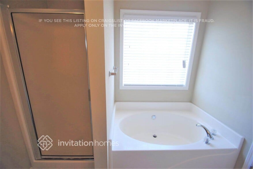 Building Photo - 3252 Shady Valley Ct SW