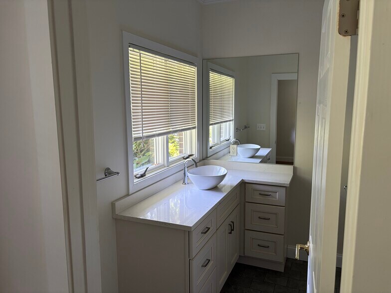 Building Photo - 8717 Little River Tpke