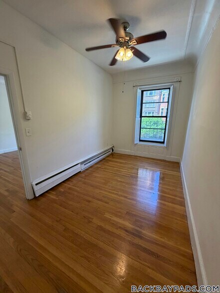 Building Photo - 529 Beacon St