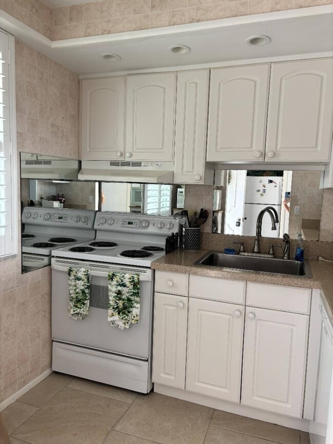 Building Photo - 4330 Falmouth Dr