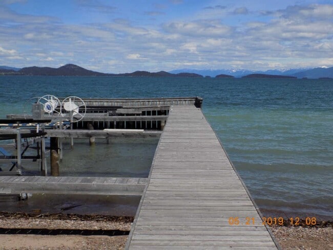 Building Photo - Fully Furnished Condo on Lake - This can b...