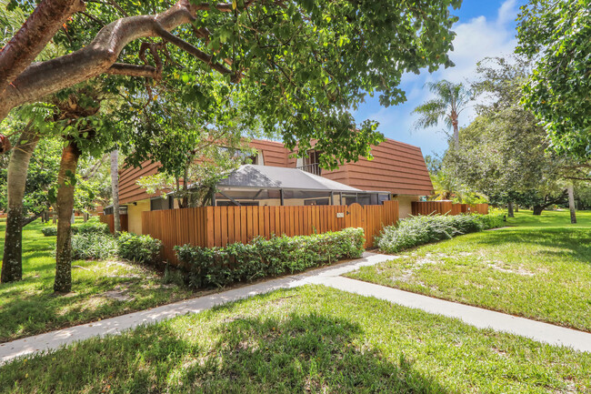 Primary Photo - 2425 24th Ct