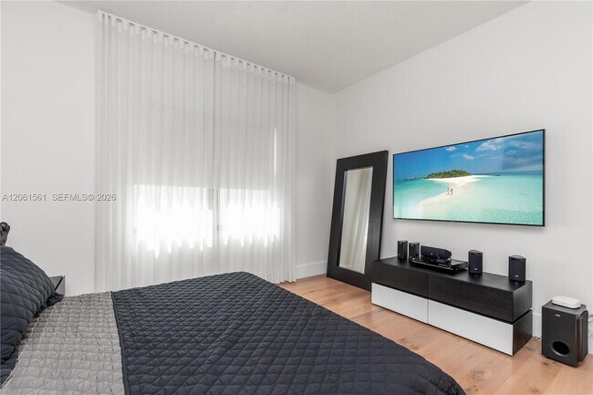 Building Photo - 9529 Eden Roc Ct