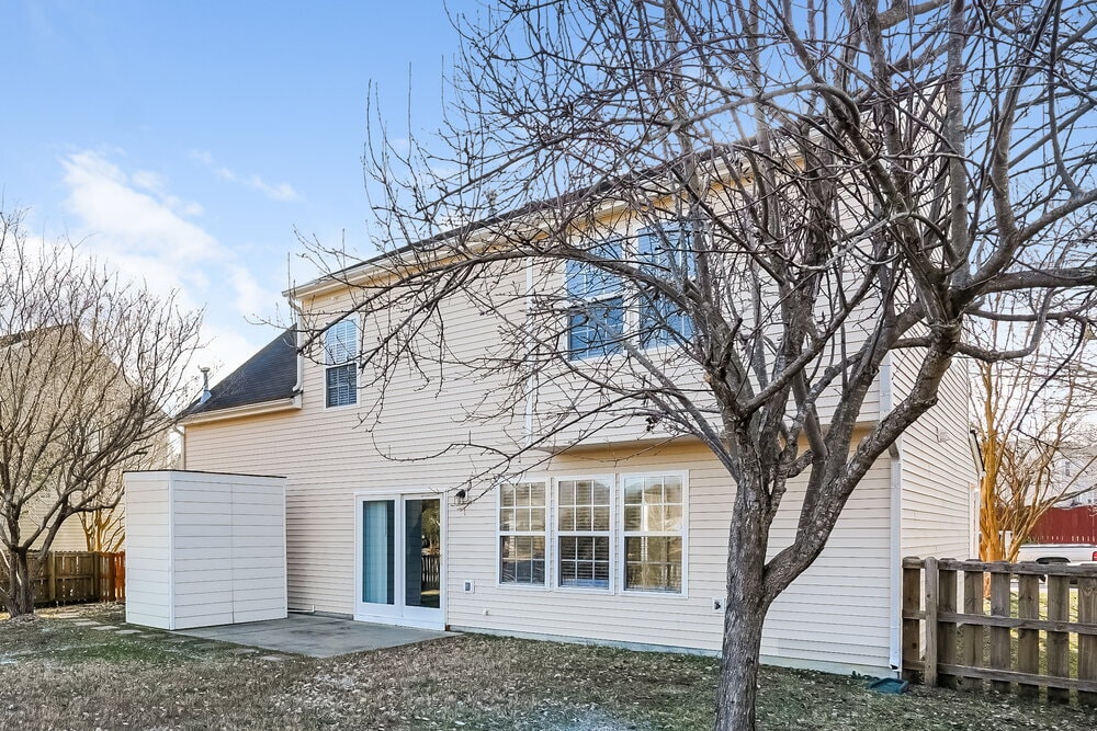 Building Photo - 6333 Saybrooke Dr