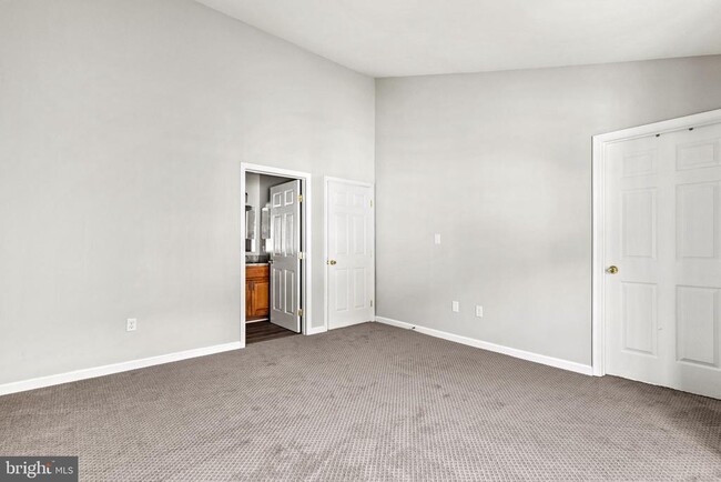 Building Photo - 1 Harbour Heights Dr