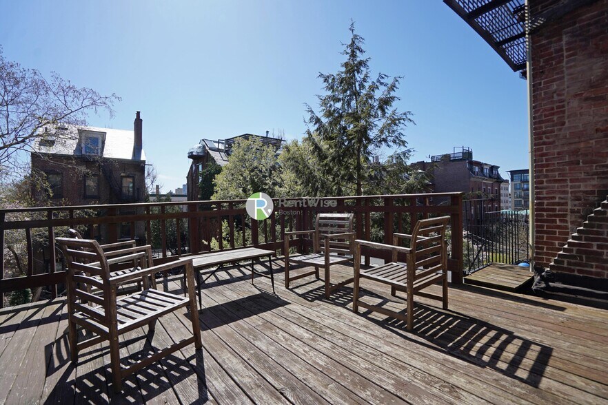 Building Photo - 525 Massachusetts Ave