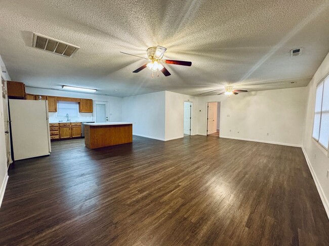 Building Photo - 169 Butterfield Cir