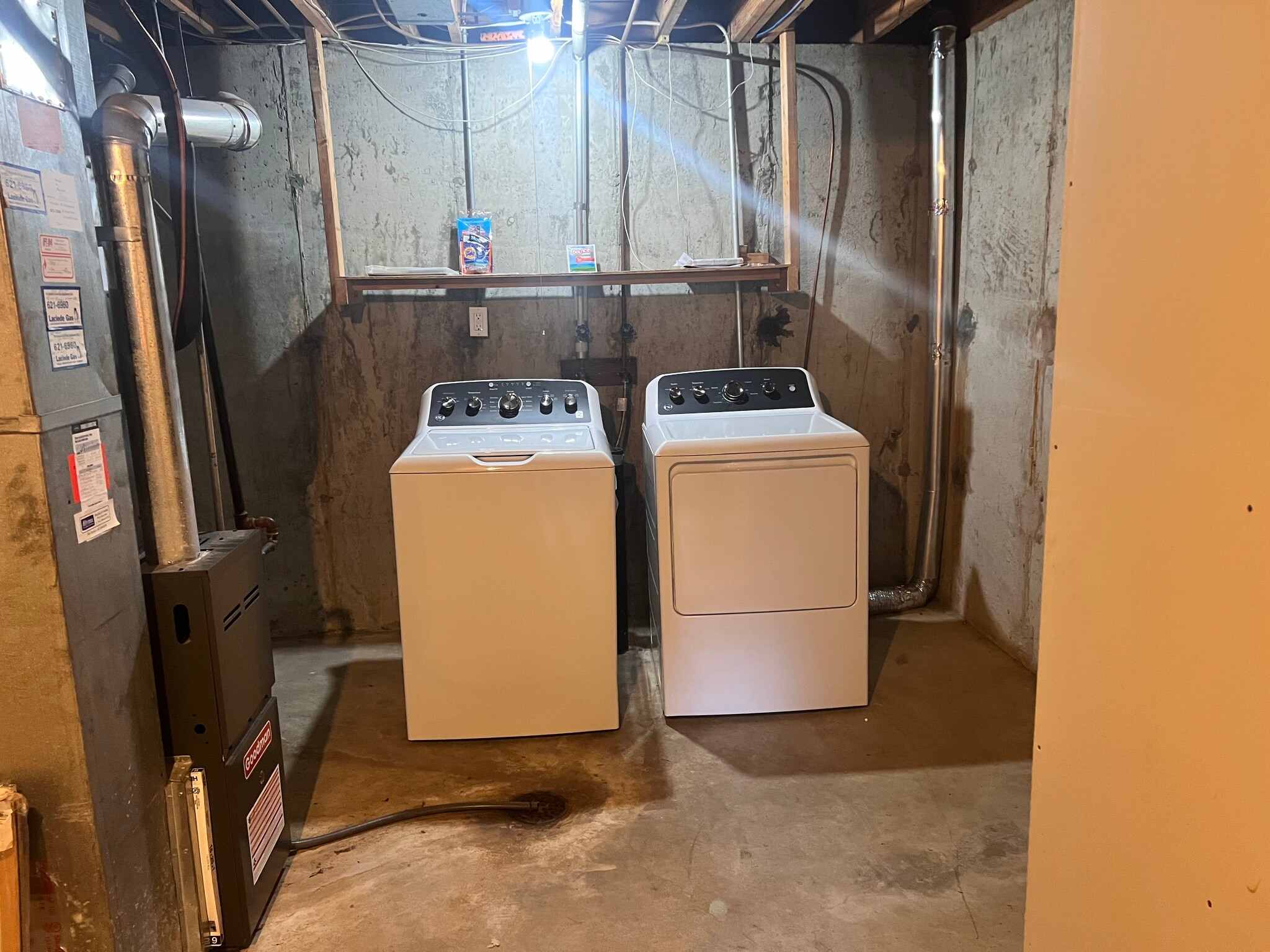 Building Photo - 361 Fox Village Ct