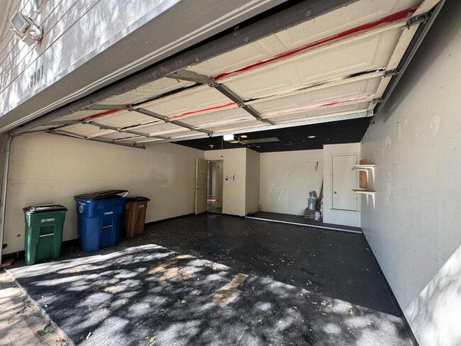 Building Photo - 8901 Vigen Cir
