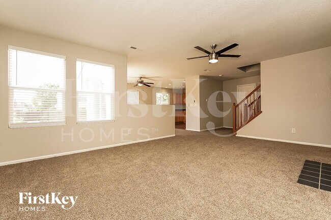 Building Photo - 783 Willow Dr