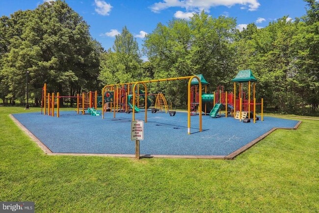 Building Photo - 15603 Dorset Rd