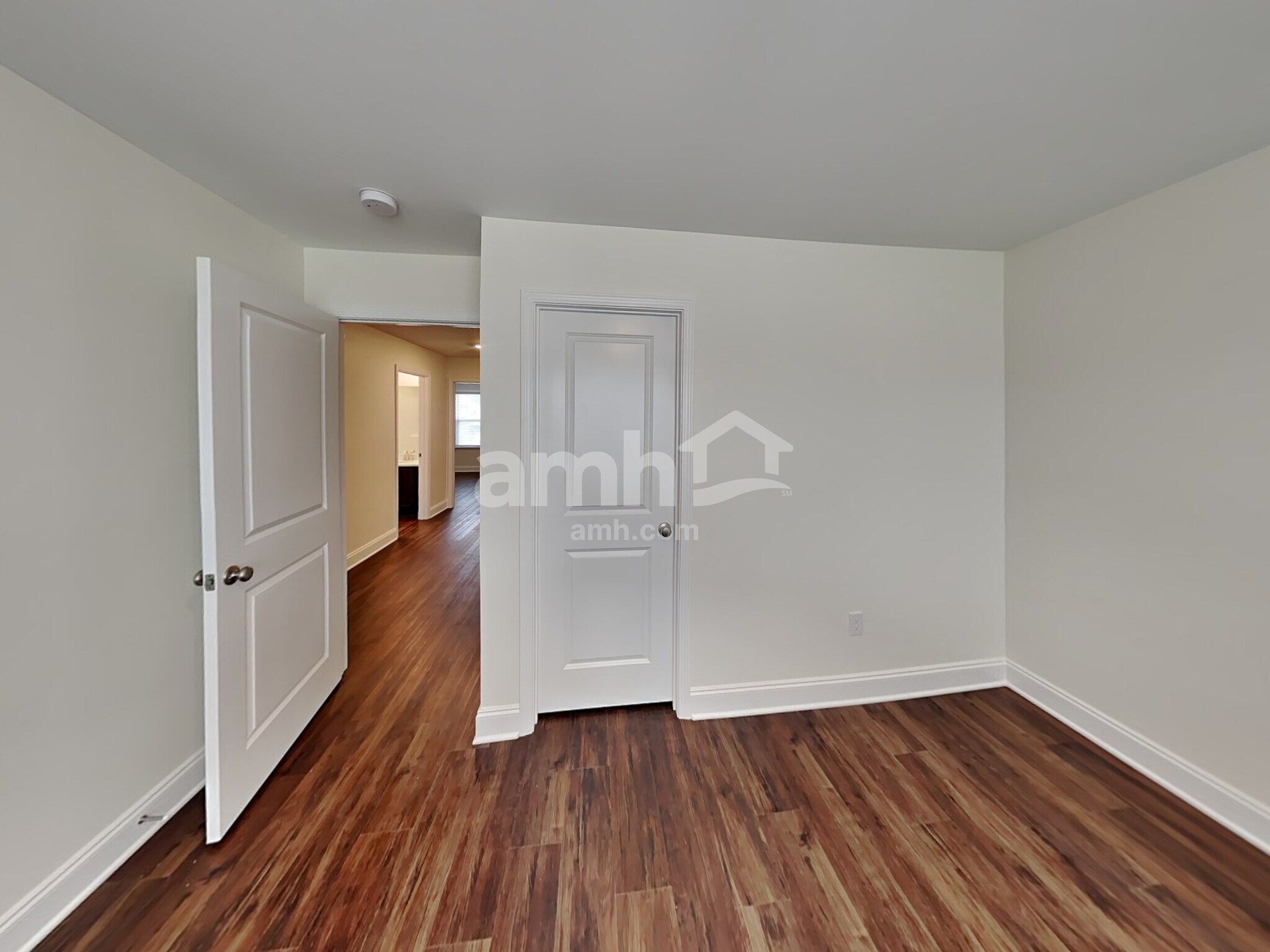 Building Photo - 5223 Valor Dr