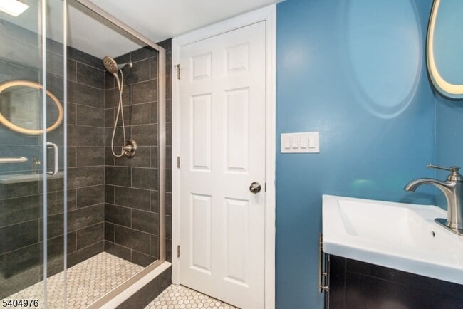 Building Photo - 22 Carolin Rd