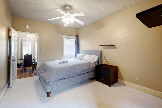 Building Photo - K2205 - Benchmark #204