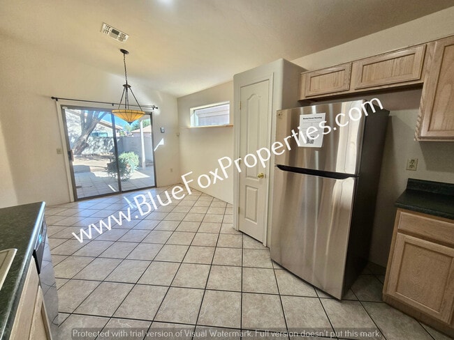 Building Photo - 2204 W Silver River Way