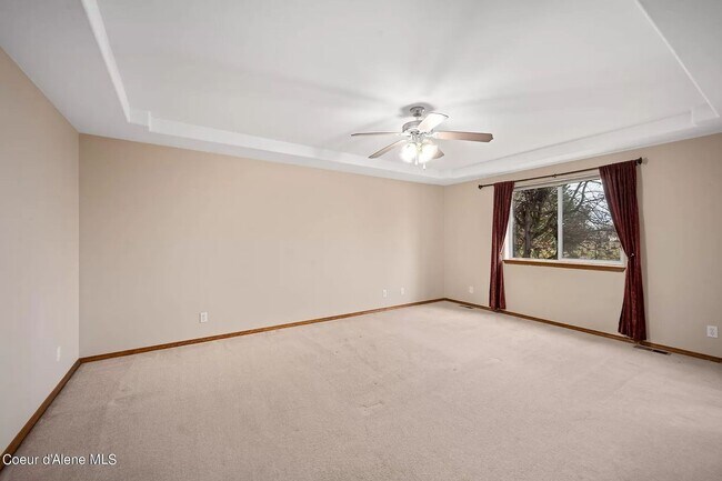 Building Photo - Large Home in Strawberry Fields