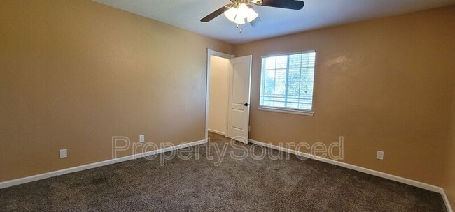 Building Photo - 5054 E Eastview Dr