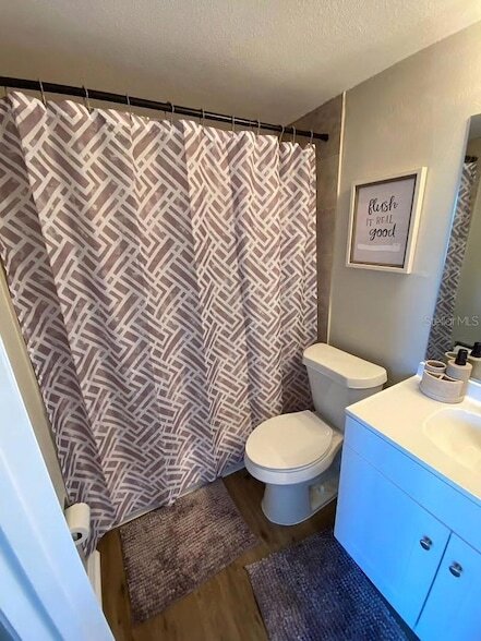 Building Photo - 6060 Village Cir S