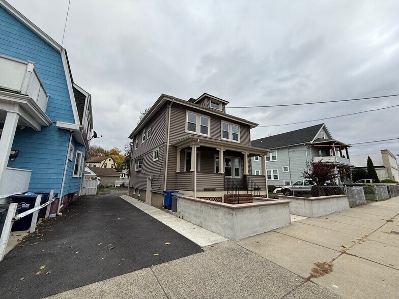 Building Photo - 224 Faneuil St