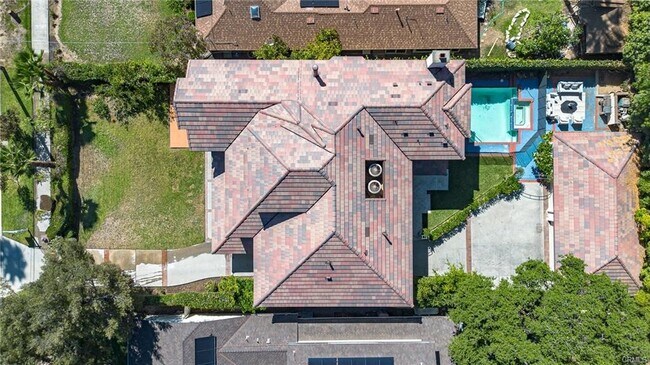 Building Photo - 673 S Mentor Ave