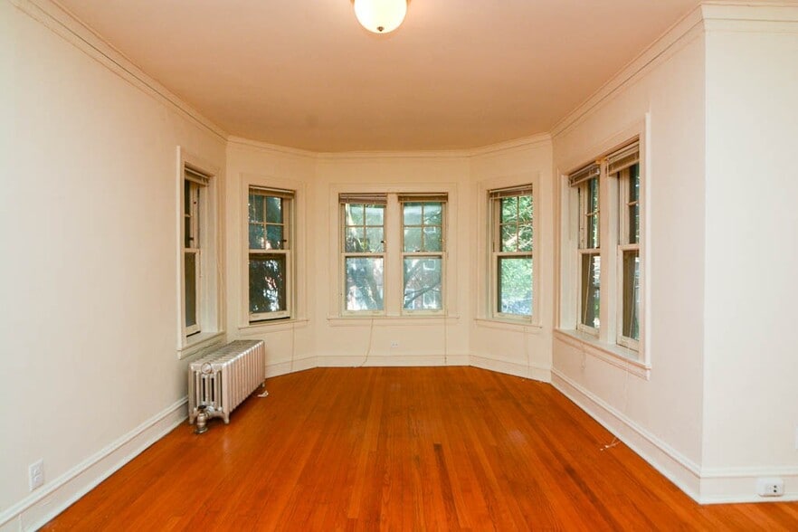 Building Photo - 4873 N Talman Ave