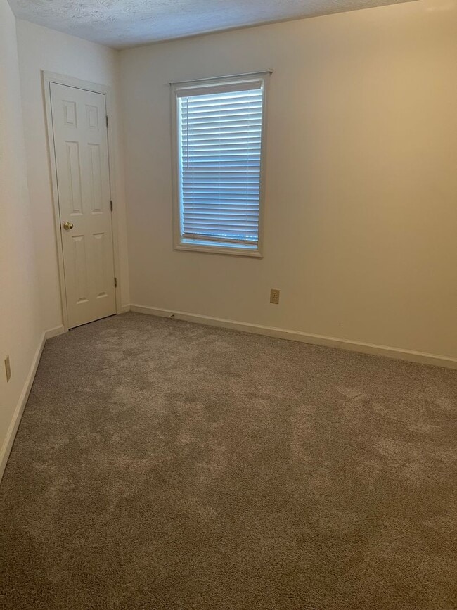 Building Photo - Single Family - Auburn