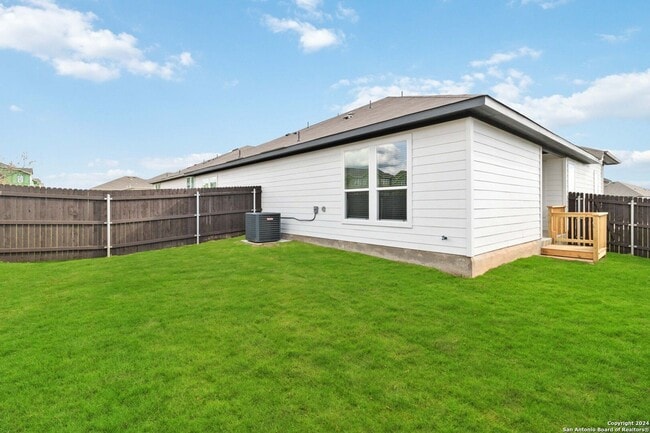 Building Photo - 105 Gunner Rd