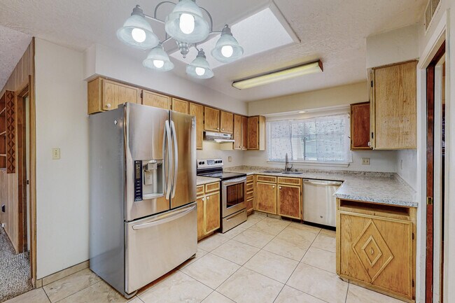 Building Photo - 7309 Coulson Dr NE