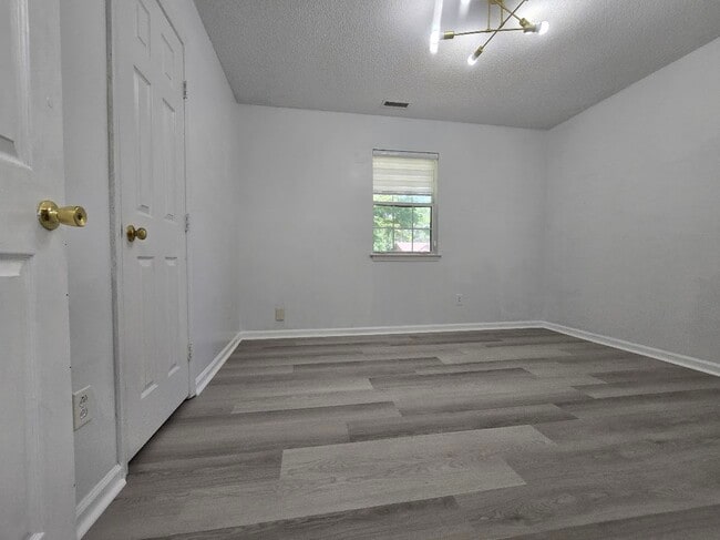 Building Photo - 2601 Briar Trail Ct