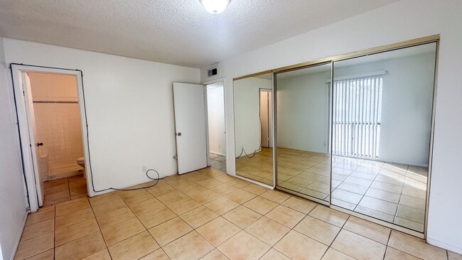 Building Photo - 3-Bed, Single Story Home in NON-HOA community