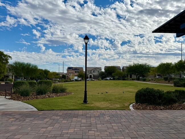 Building Photo - 4 BED, 2.5 BATH, 2 CAR-GARAGE, TWO-STORY, SINGLE FAMILY HOME FOR RENT w/ COMMUNITY POOL & SPA