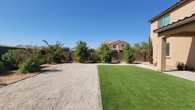 Building Photo - Closer to Goodyear than Buckeye! Gorgeous house!