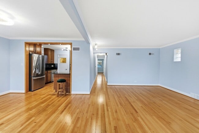 Building Photo - 4656 N Narragansett Ave