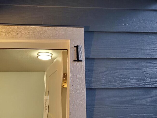 Building Photo - 220 Cheryl Ln